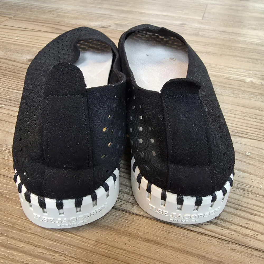 Ilse Jacobsen Black Laser-Cut Slip-On Flats with White Trim - Picture 6 of 8